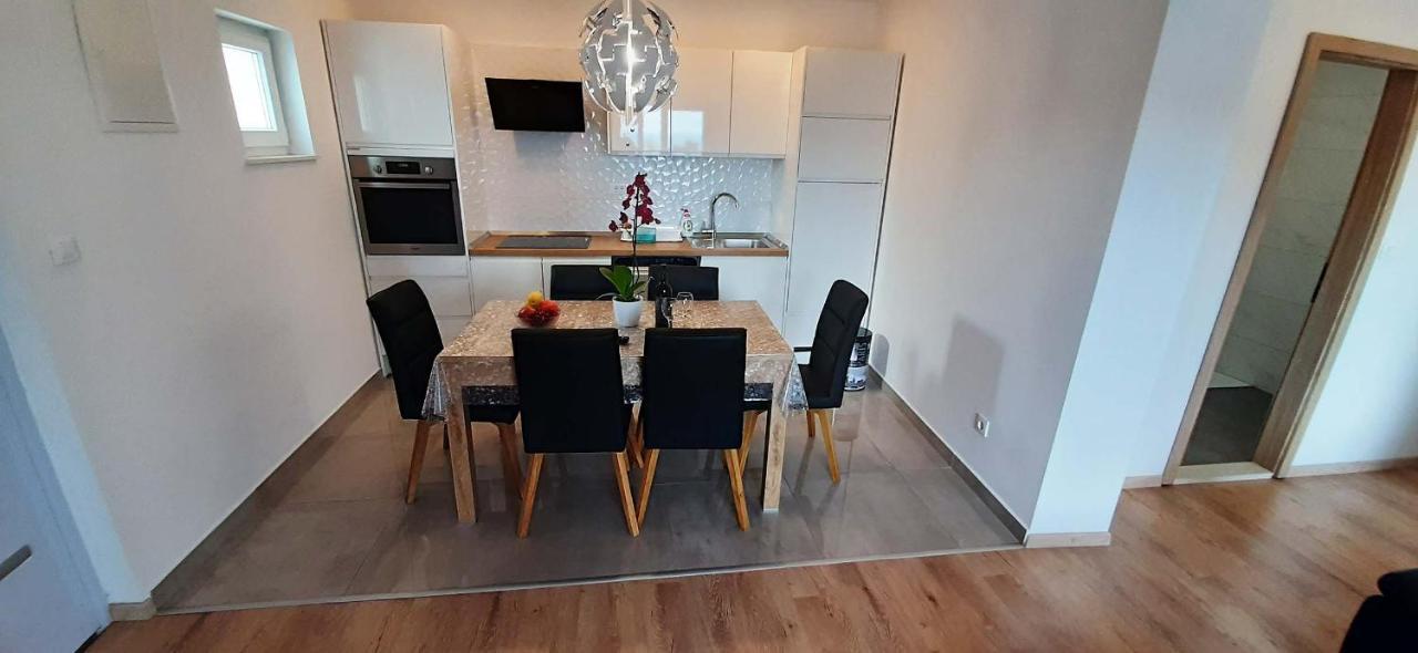 Penthaus Apartment N&M Башка-Вода Екстер'єр фото